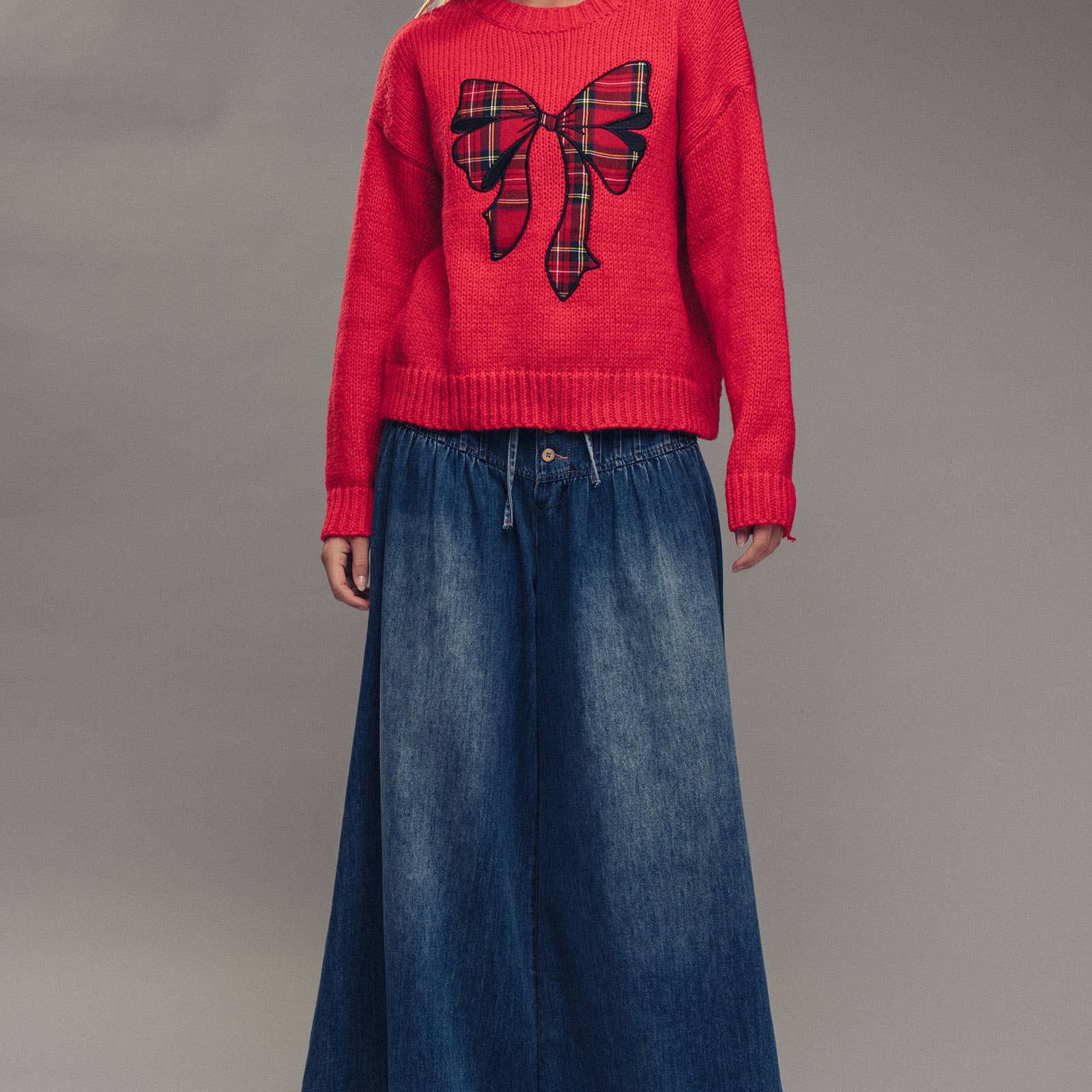 Pleated Wide-Leg Button Closure Pants