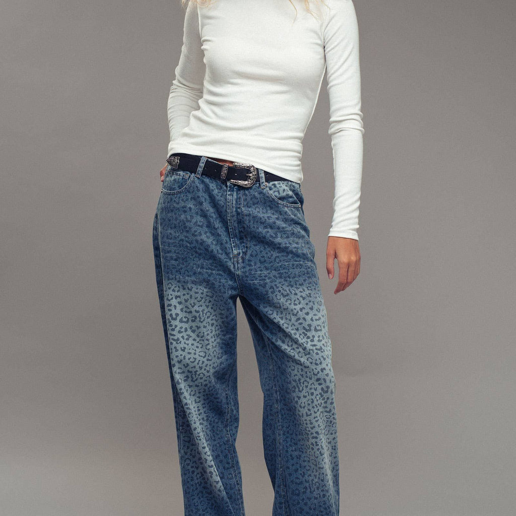 Contrast Seam Turtleneck Knit Top
