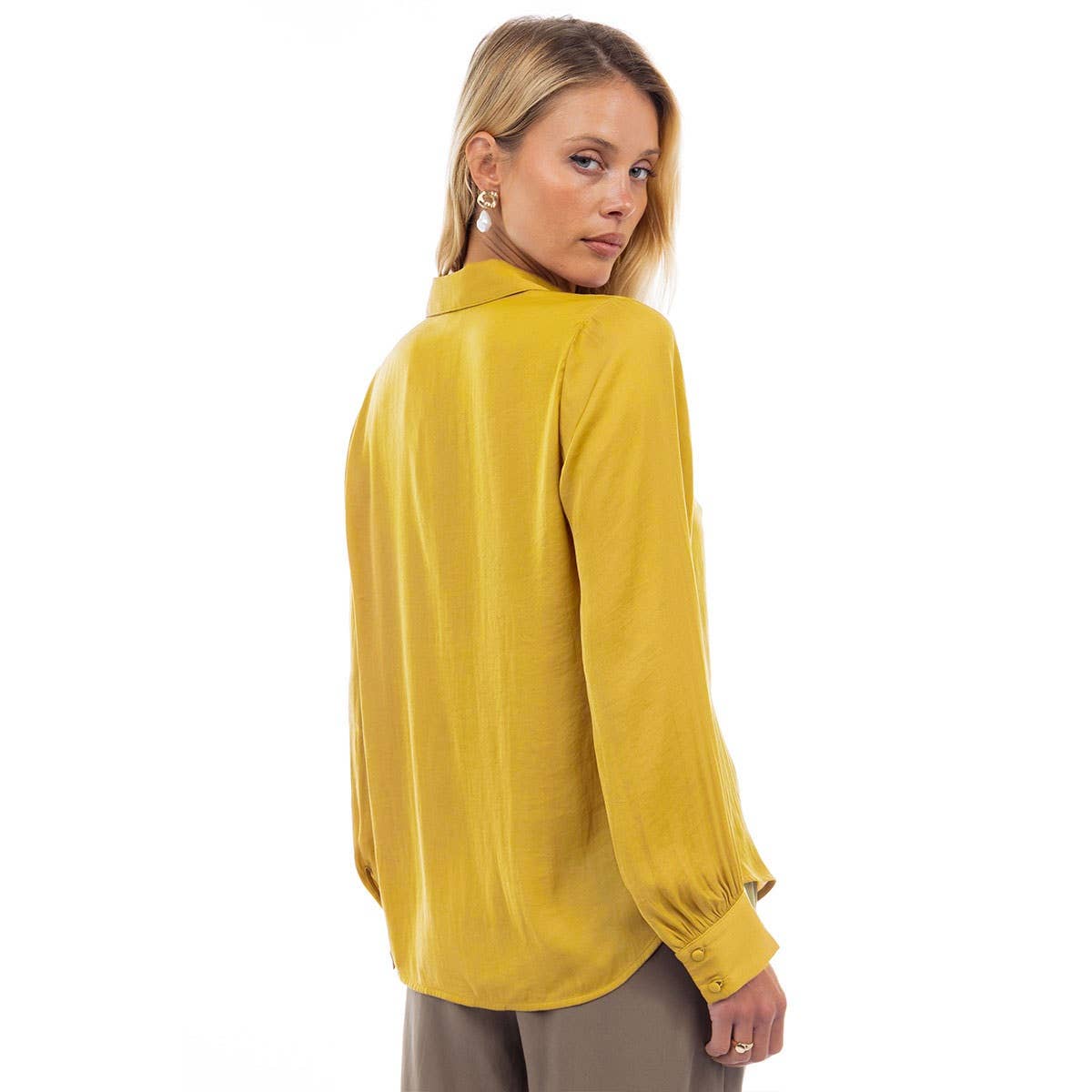Neck Shirt With Open Seam Sleeve