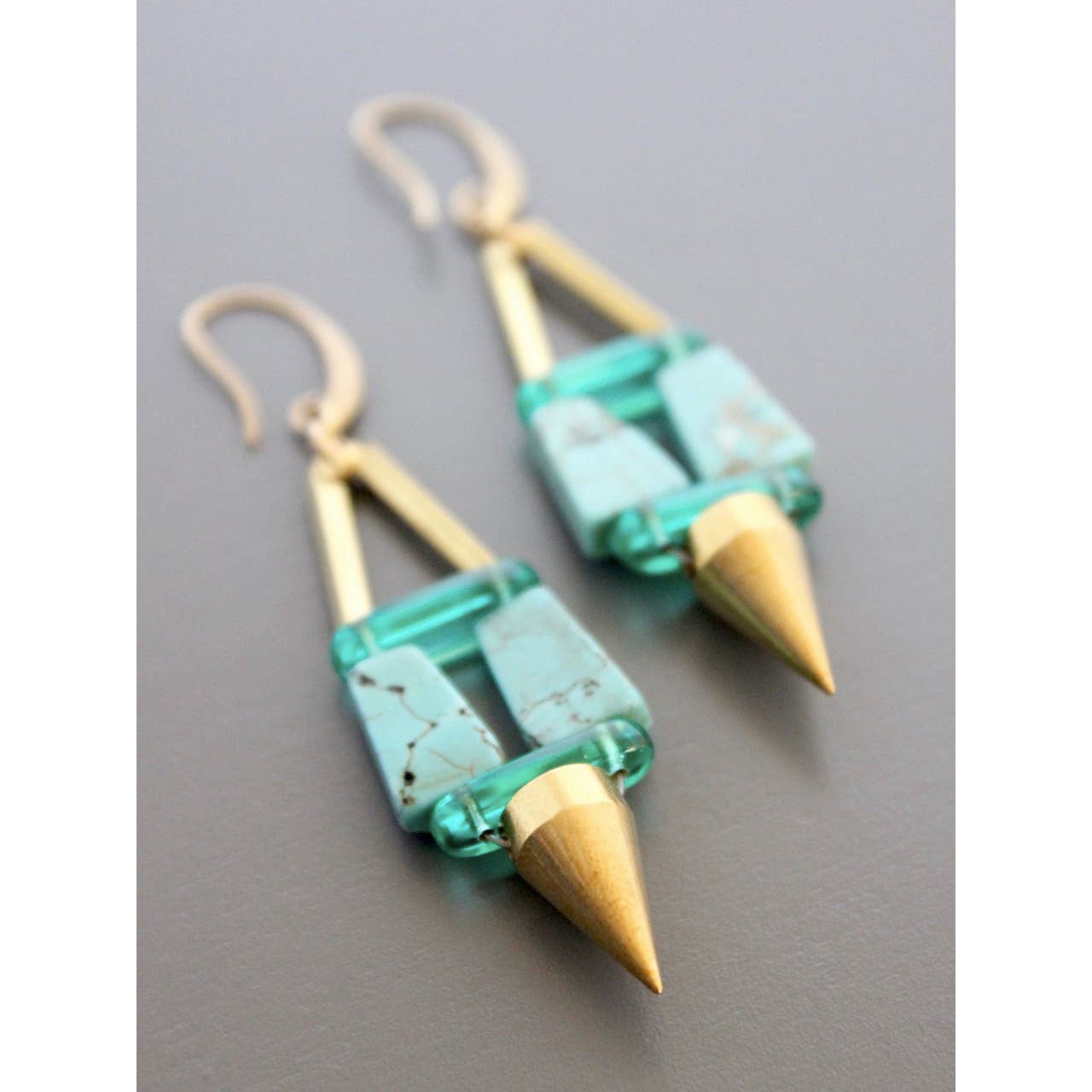 PRSE22 Geometric turquoise and green glass earrings