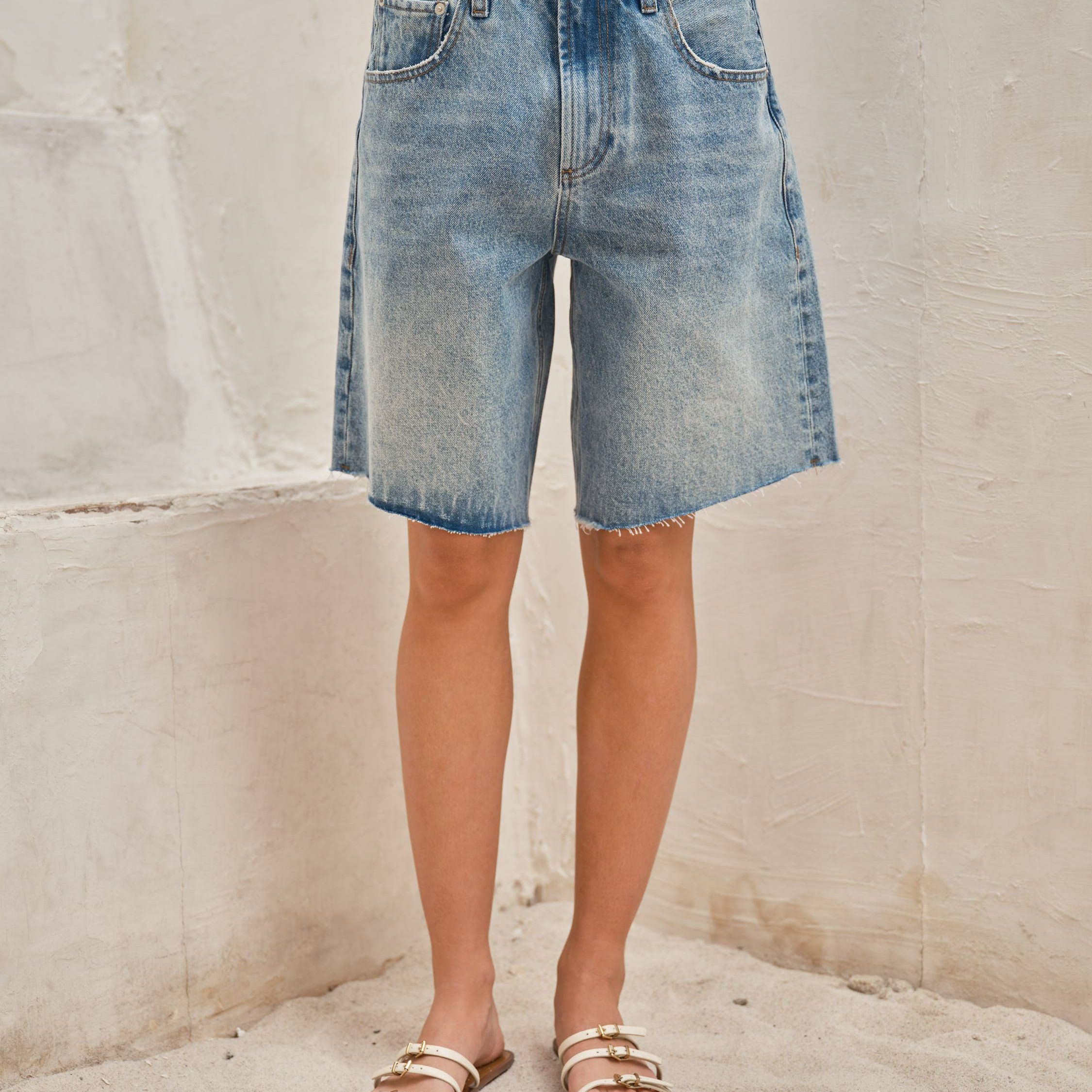 AJP6062 WIDE LEG RETRO BERMUDA DENIM SHORTS