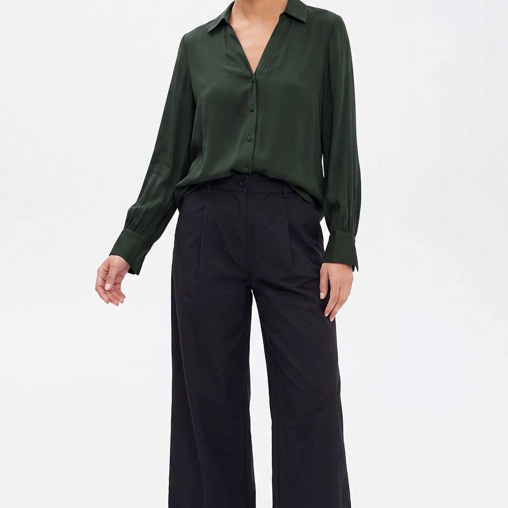 Neck Shirt With Open Seam Sleeve