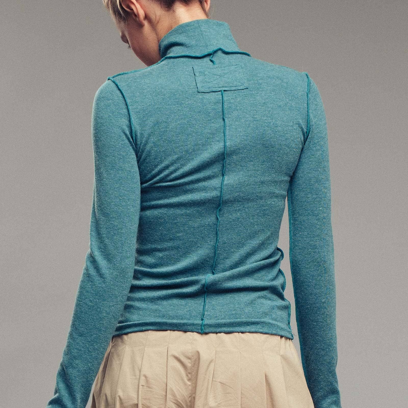 Contrast Seam Turtleneck Knit Top
