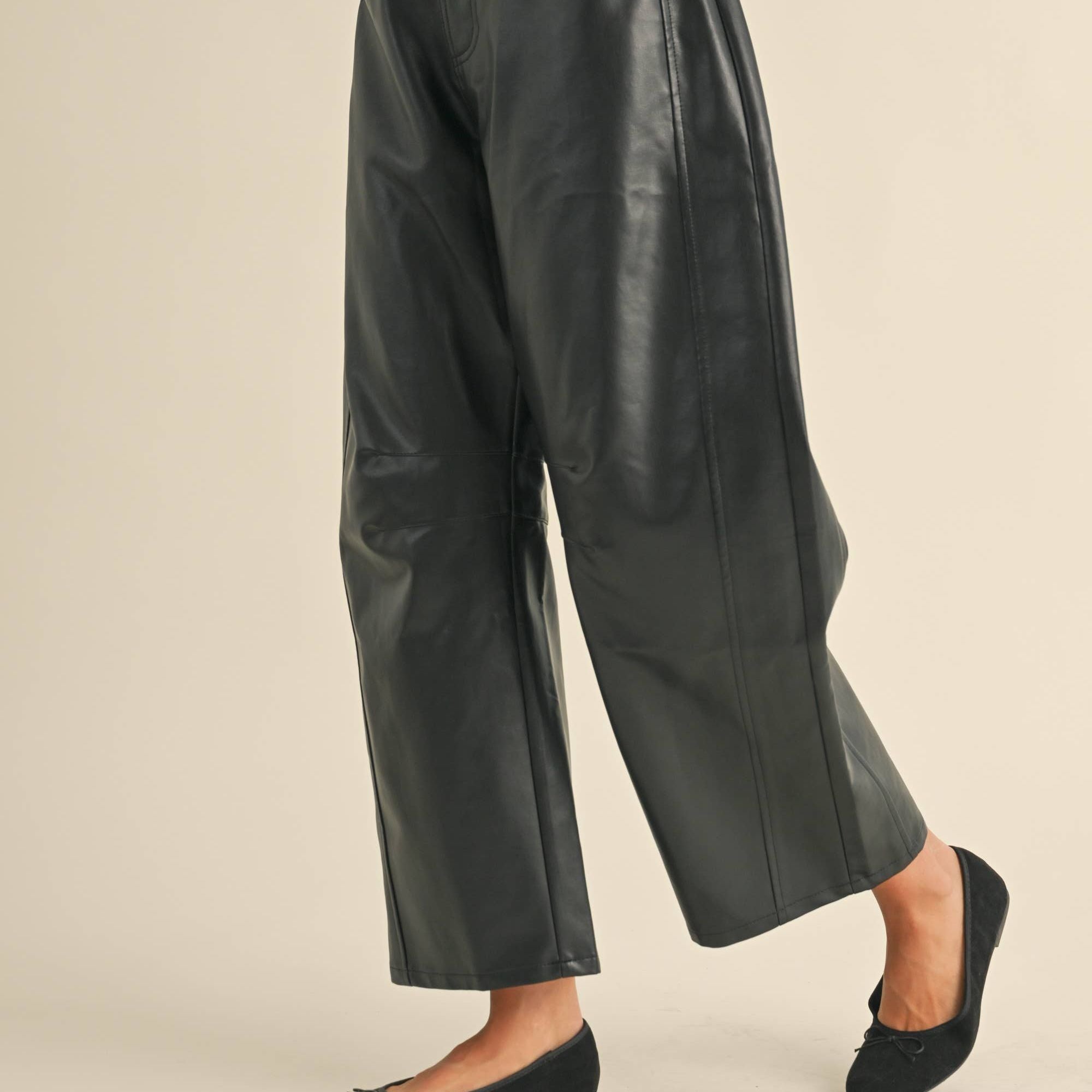PLEATHER BARREL PANTS