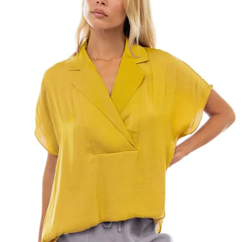 Short Sleeve Convertible Collar Blouse