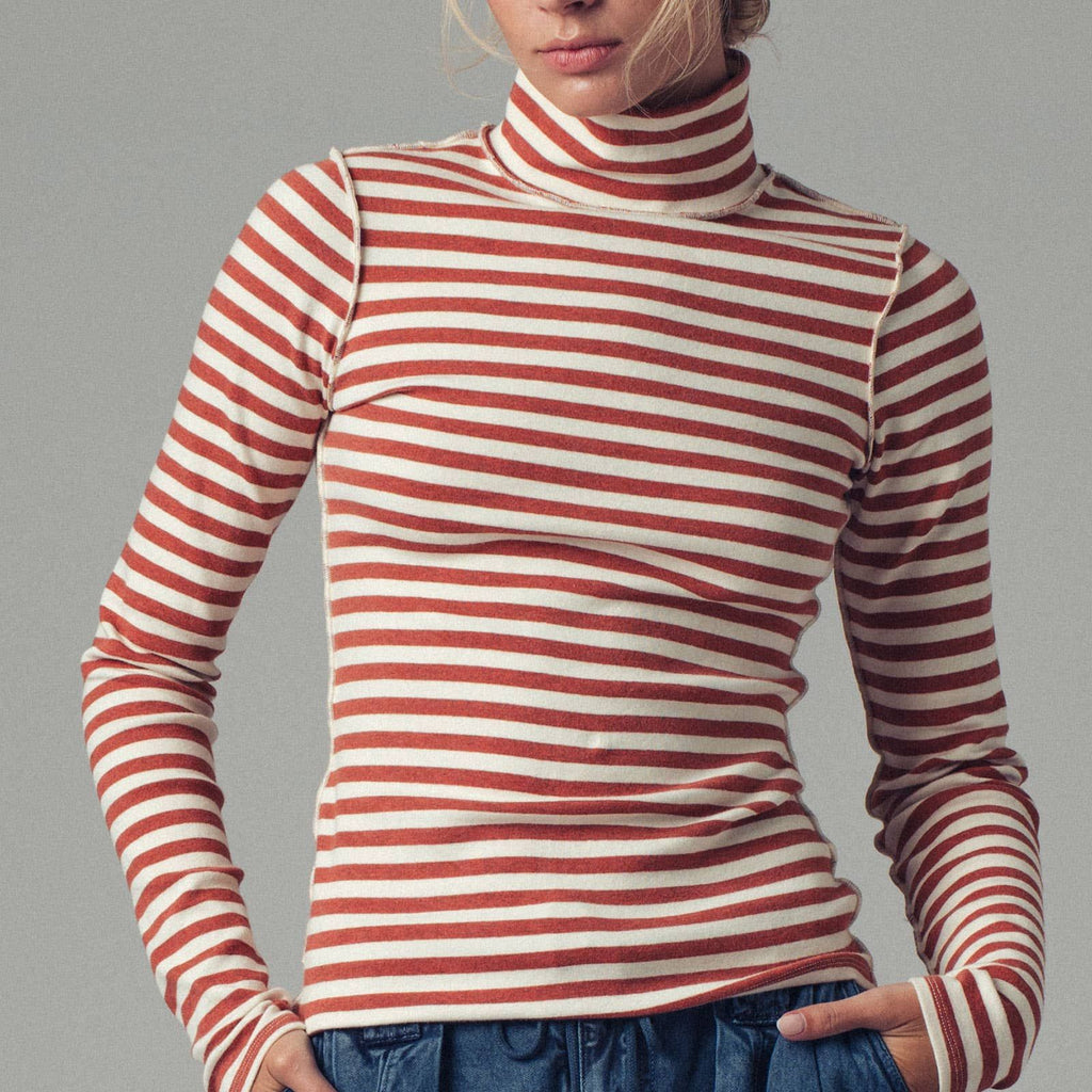 Contrast Seam Turtleneck Knit Top