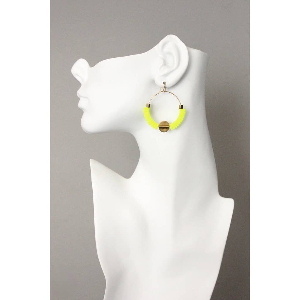 WLLE07 Neon yellow glass hoop earrings