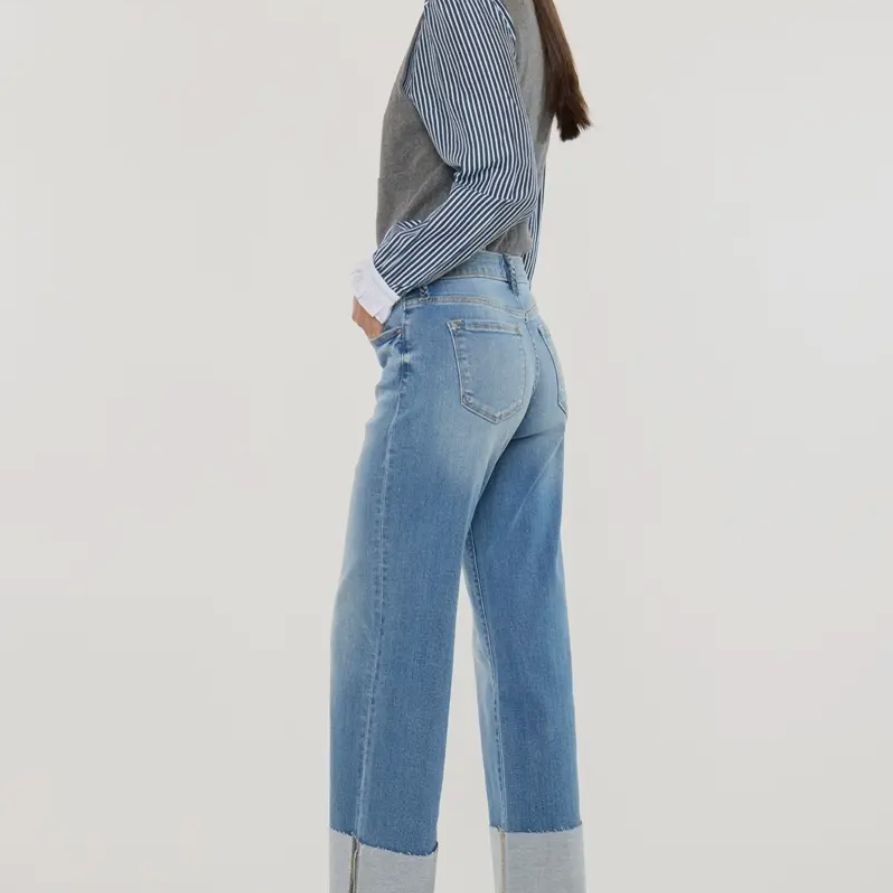 Mid Rise Crop Wide Leg Jeans