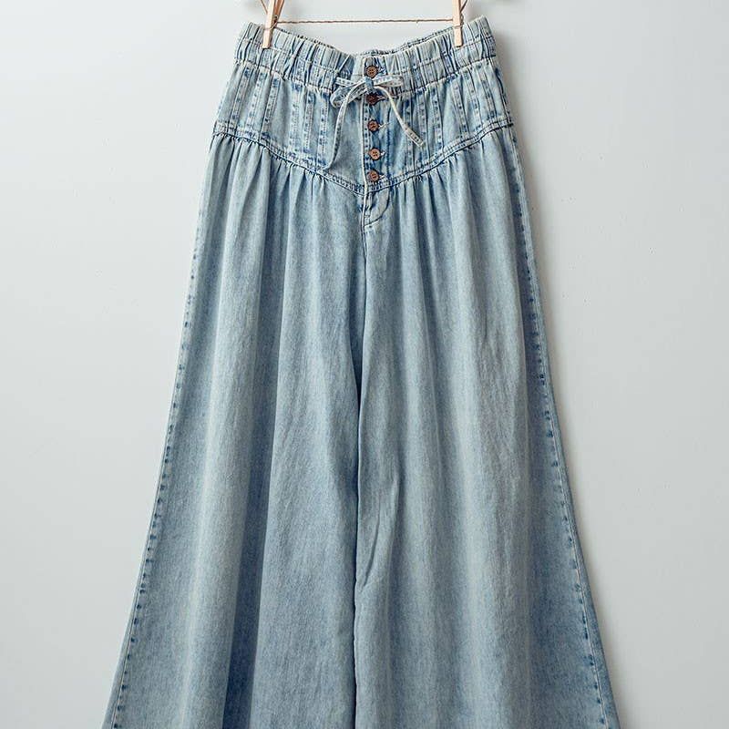 Pleated Wide-Leg Button Closure Pants