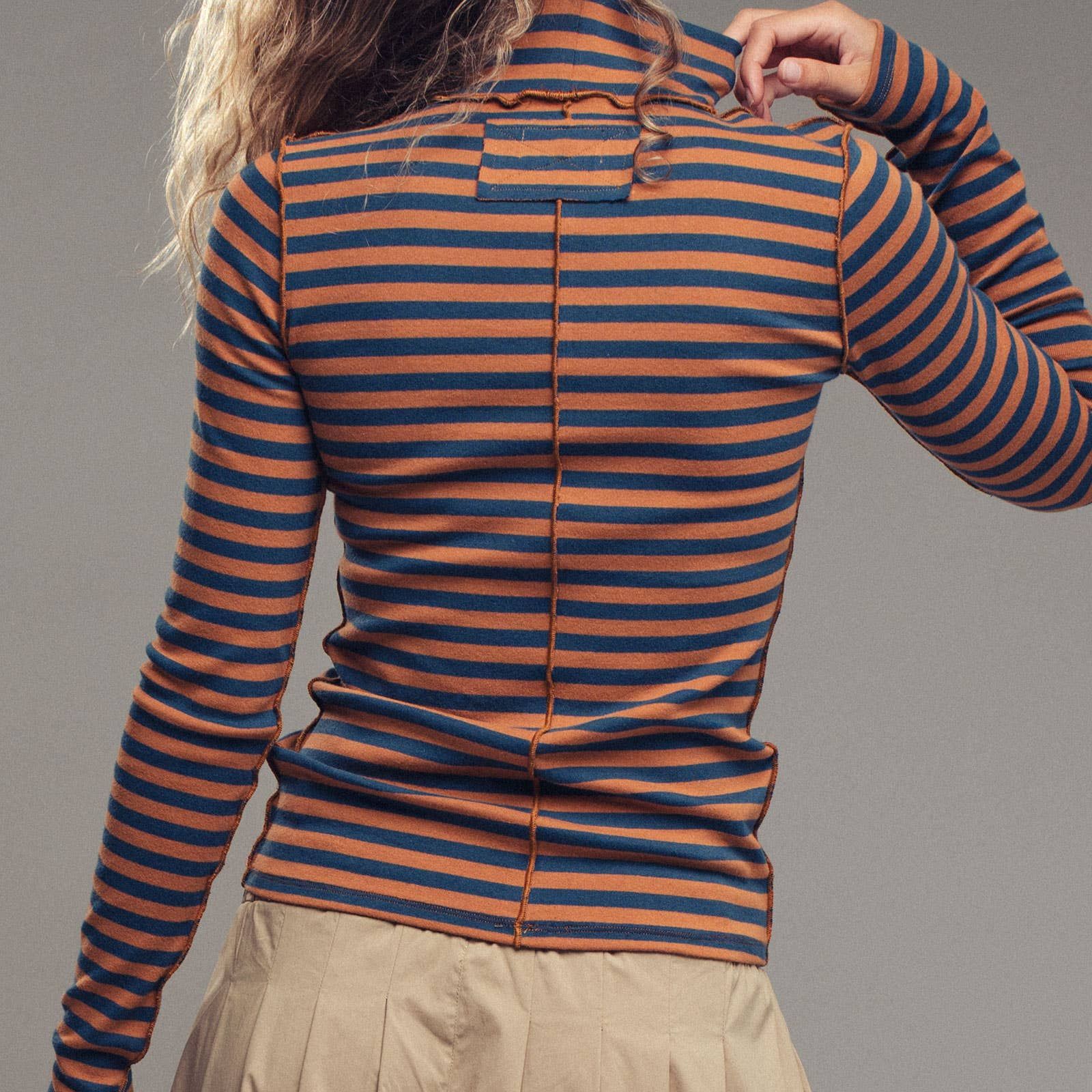 Contrast Seam Turtleneck Knit Top