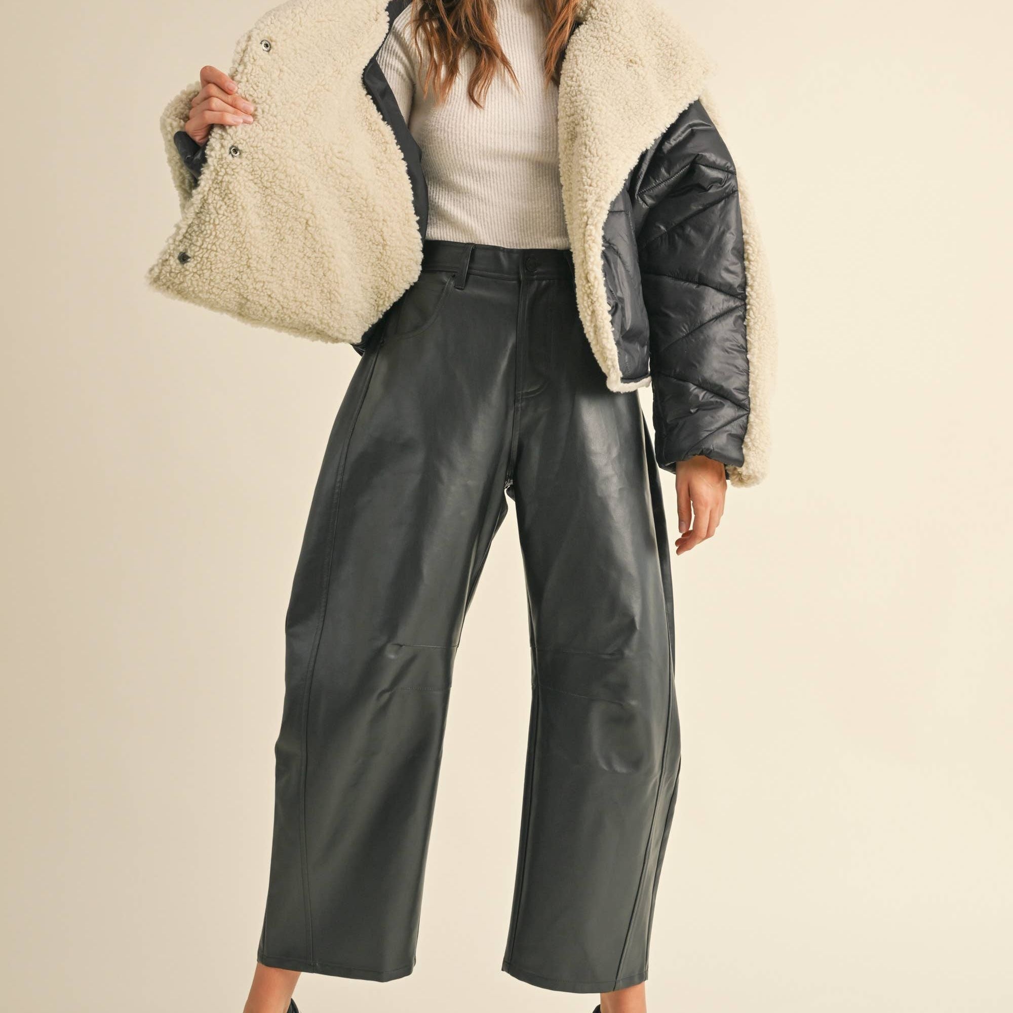 PLEATHER BARREL PANTS