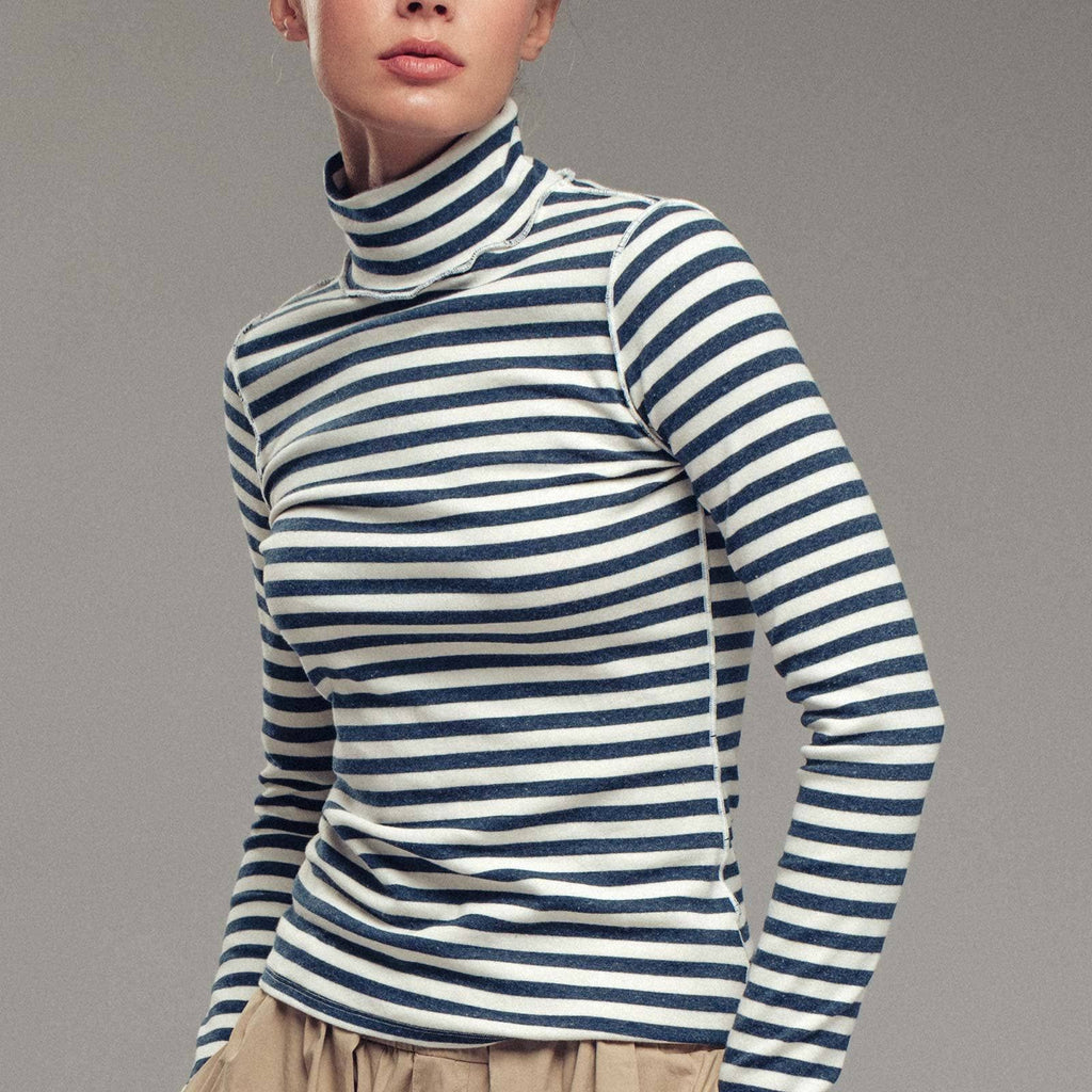 Contrast Seam Turtleneck Knit Top