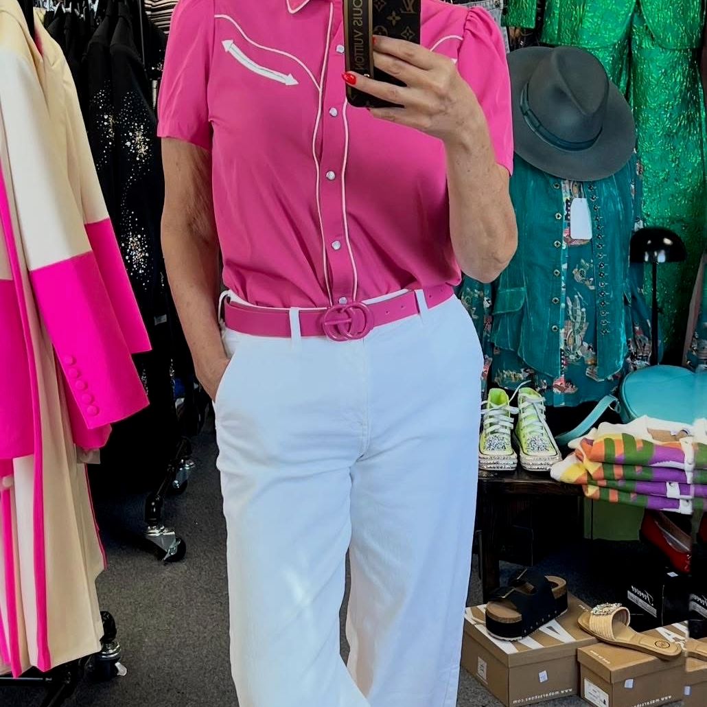 Howdy Hanny Short Sleeve Western Top in Pink — full-length look styled with white pants